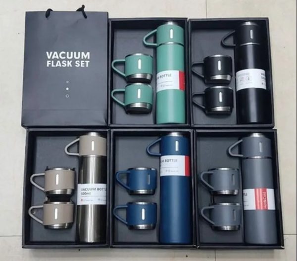 Stainless Steel Vacuum Flask Set (Vacuum Flask 500ml Bottle With 3 Cups)